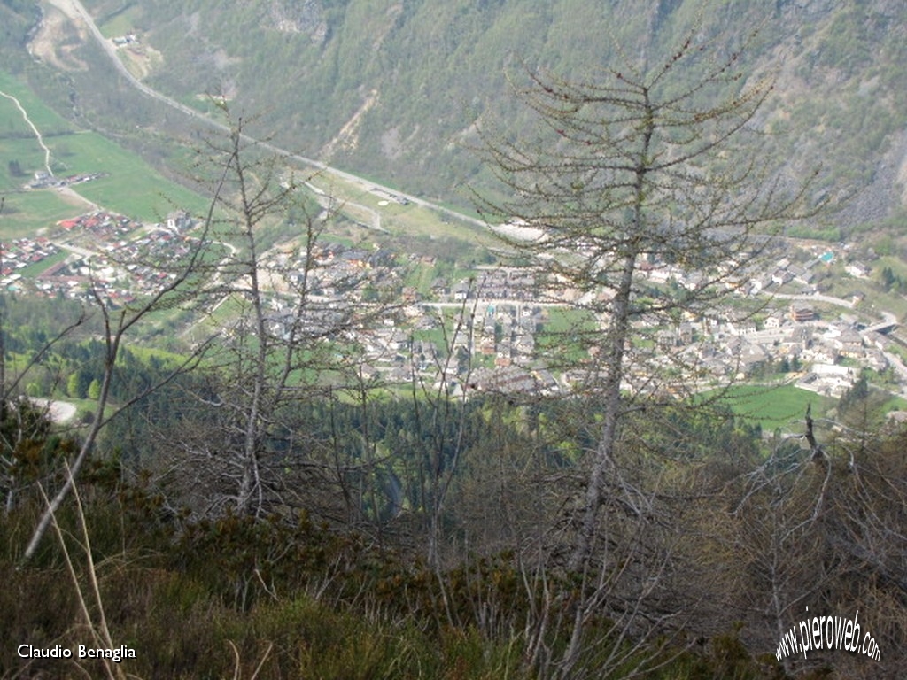 15 Valbondione vista dall'alto.JPG